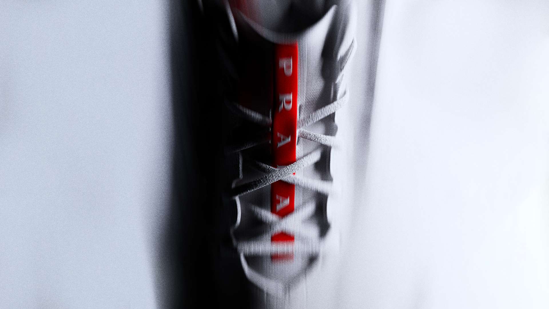 因此
